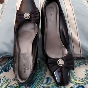 Pierre Dumas black patent dressy heels